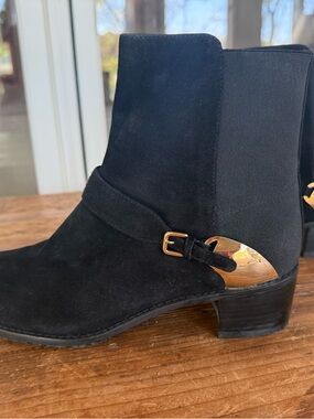 Stuart Weitzman Black Suede Ankle Booties with Gold Accent EUC!! Worn once!